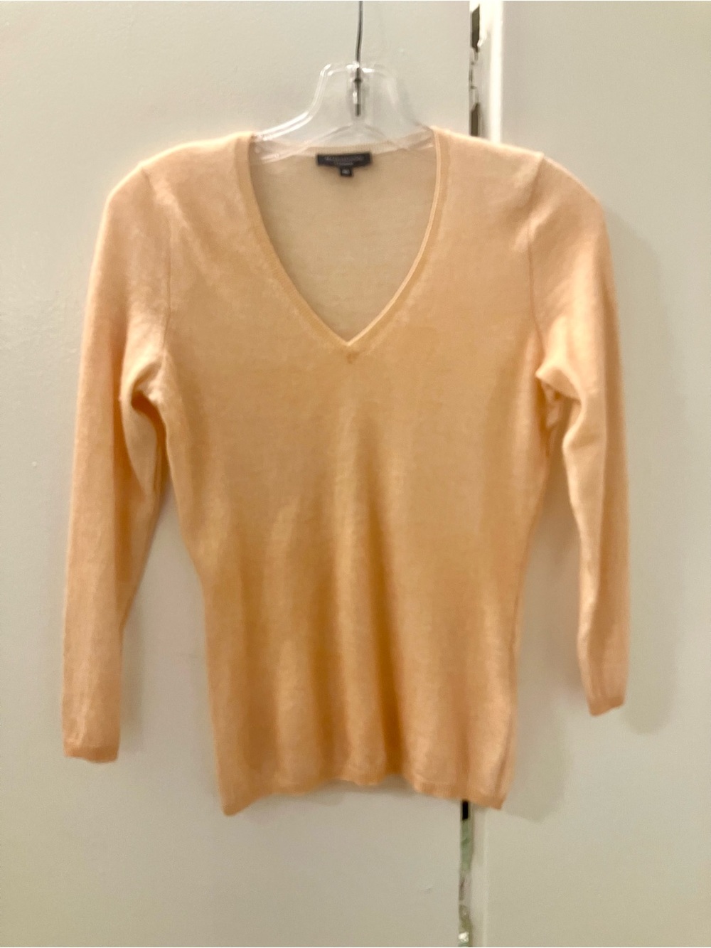 Magaschoni 100% Cashmere Sweater V-Neck Light Peach Orange Womens Sz XS.